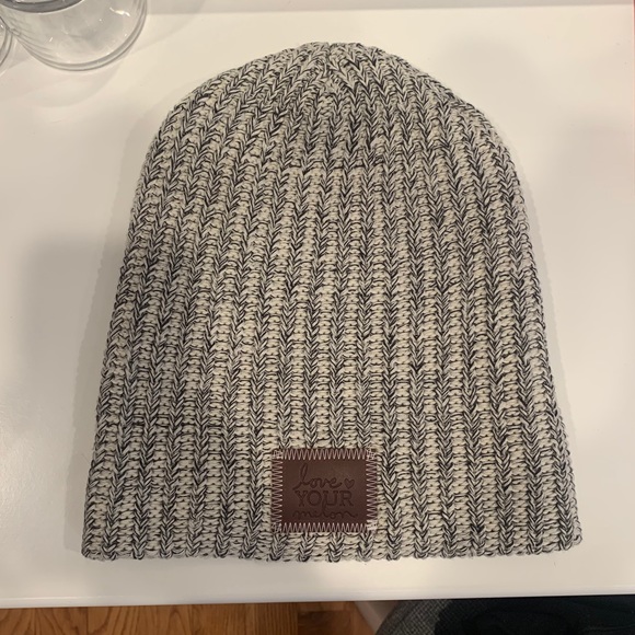 Love Your Melon Black Speckled Beanie - Picture 4 of 6